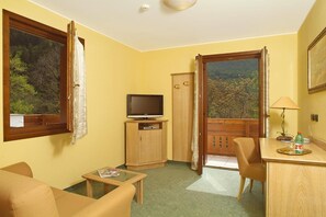 28-inch LED TV with satellite channels, TV