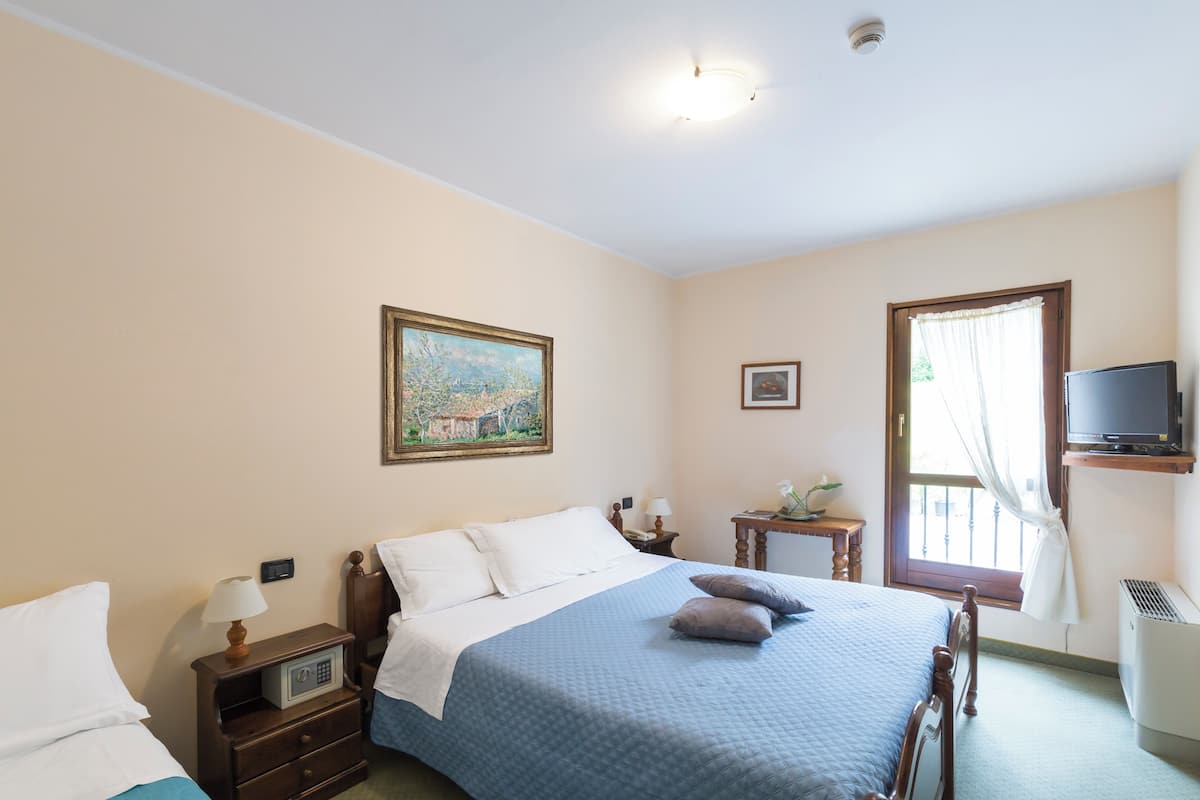 Coffres-forts dans les chambres, bureau, lits bébé (en supplément)