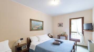 Una cassaforte in camera, una scrivania