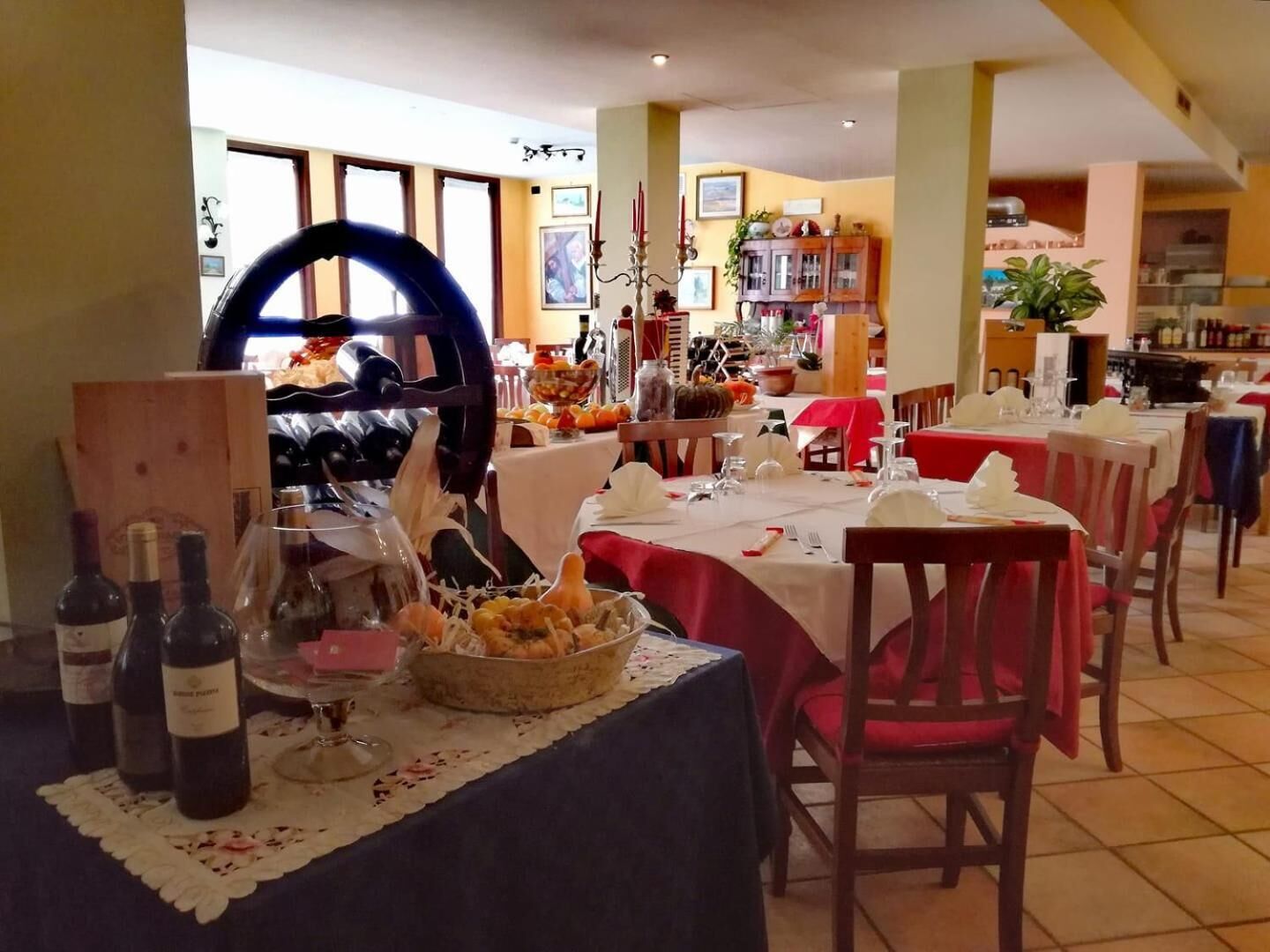 Déjeuner et dîner servis sur place, restauration en plein air 