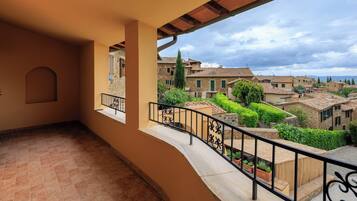 Apartamento familiar, vistas a la colina | Terraza o patio
