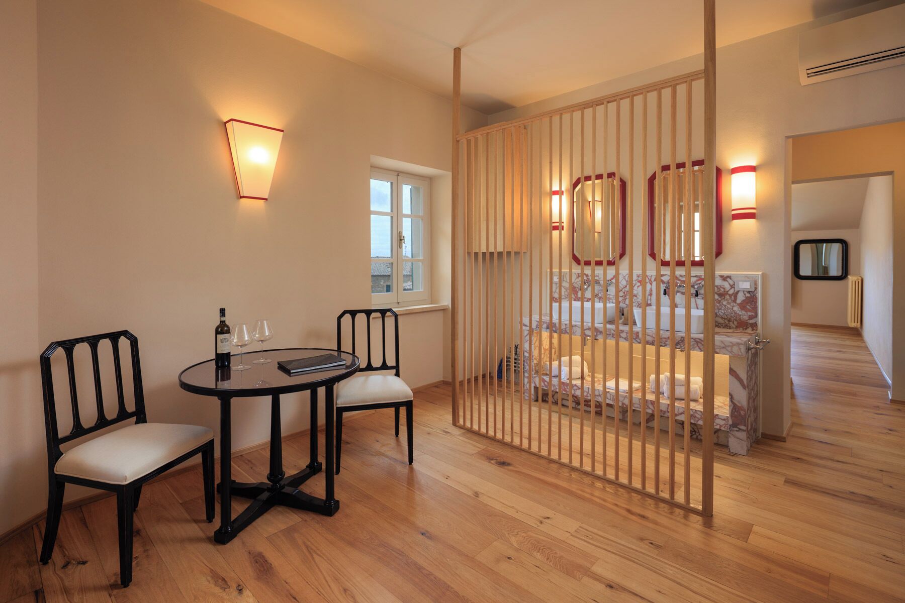 Junior-Suite, Blick auf den Innenhof | Speisen