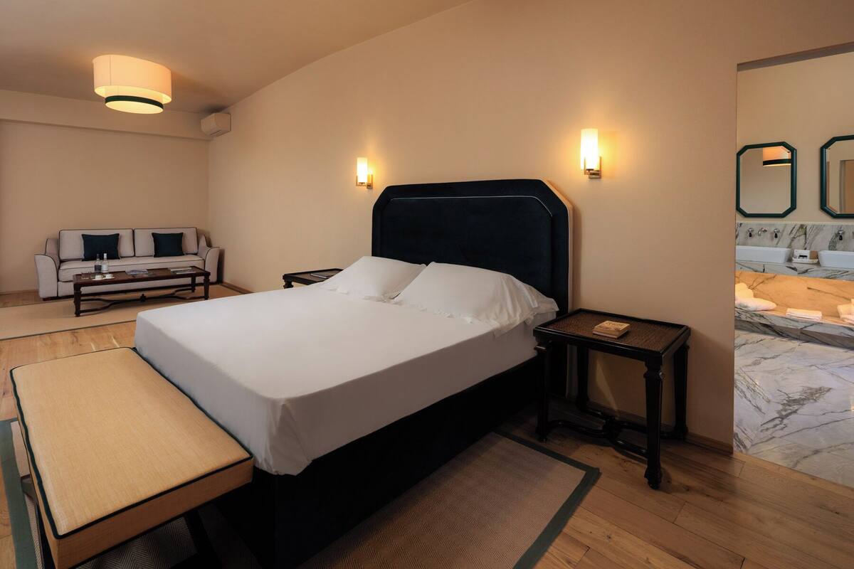 Comfort Suite, Hill View