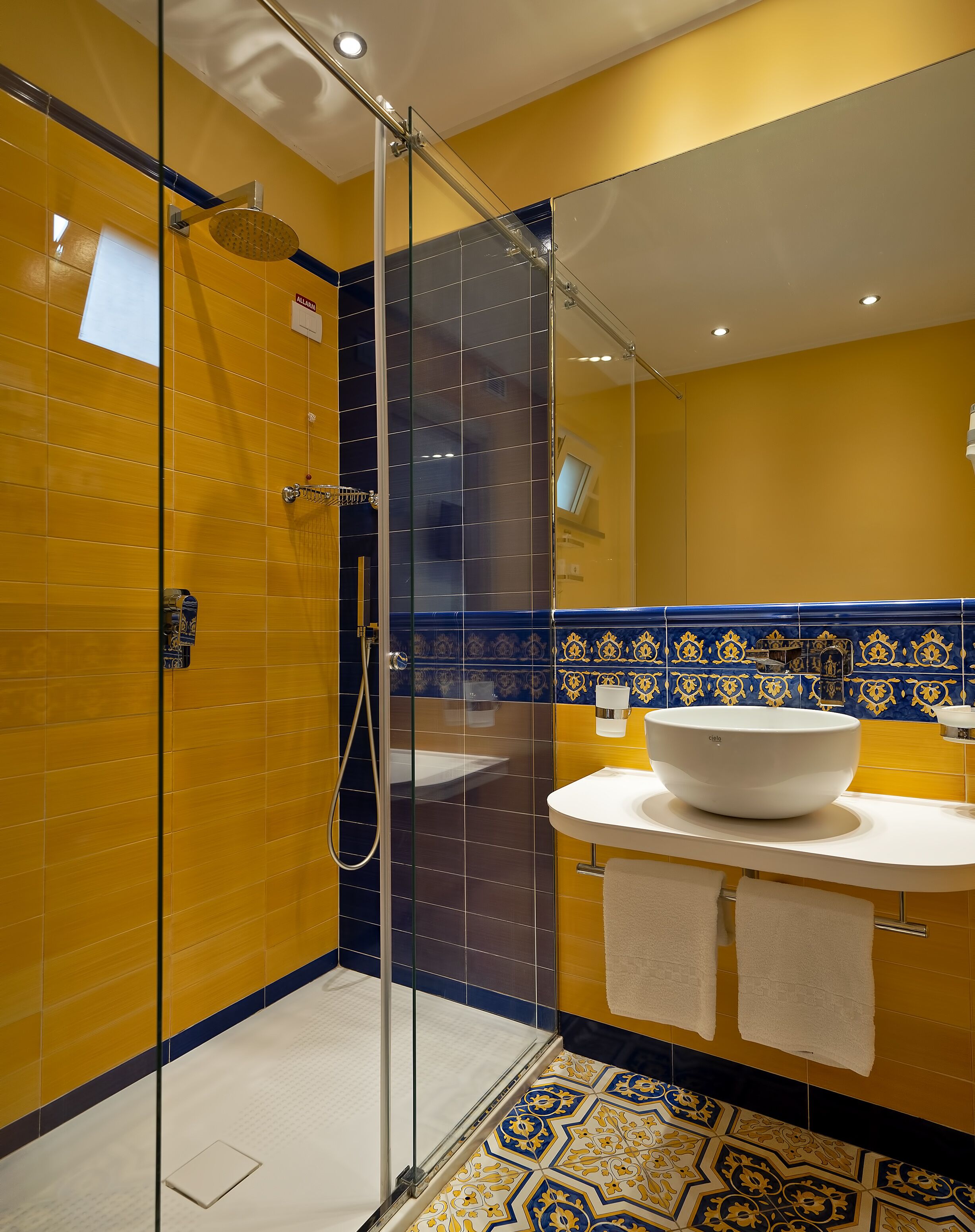 deluxe room, terrace, sea view | bathroom | combined shower/bathtub, designer toiletries, hair dryer, slippers