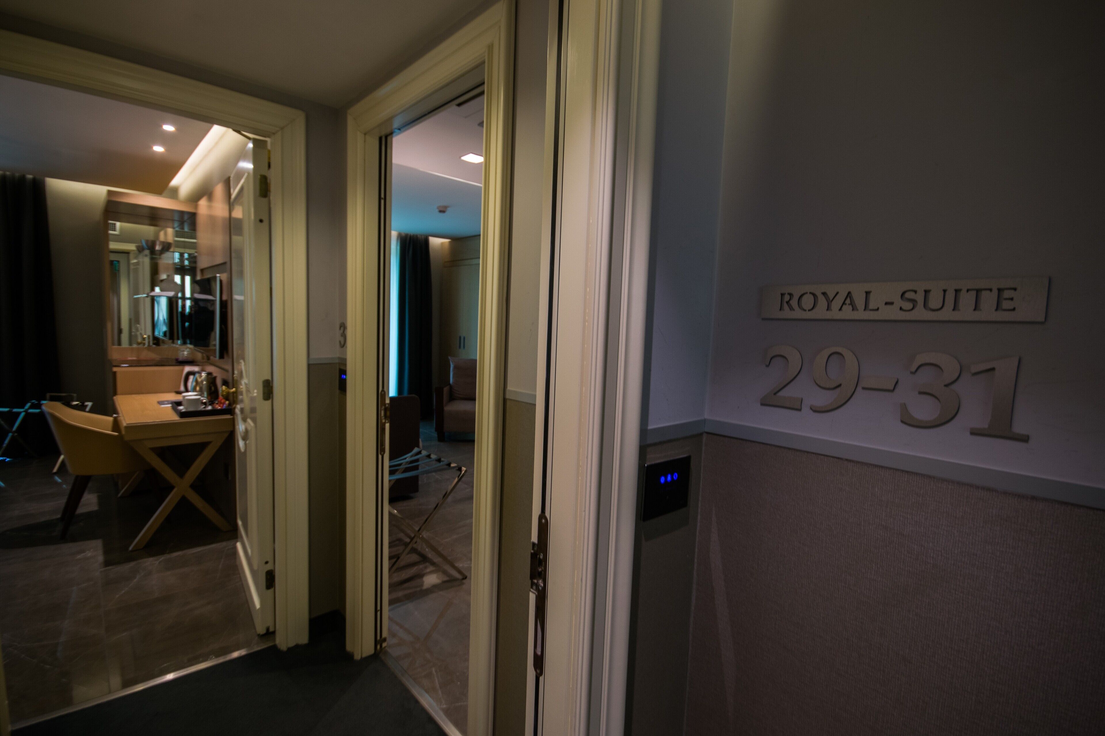 royal suite | 1 bedroom, pillow-top beds, minibar, in-room safe