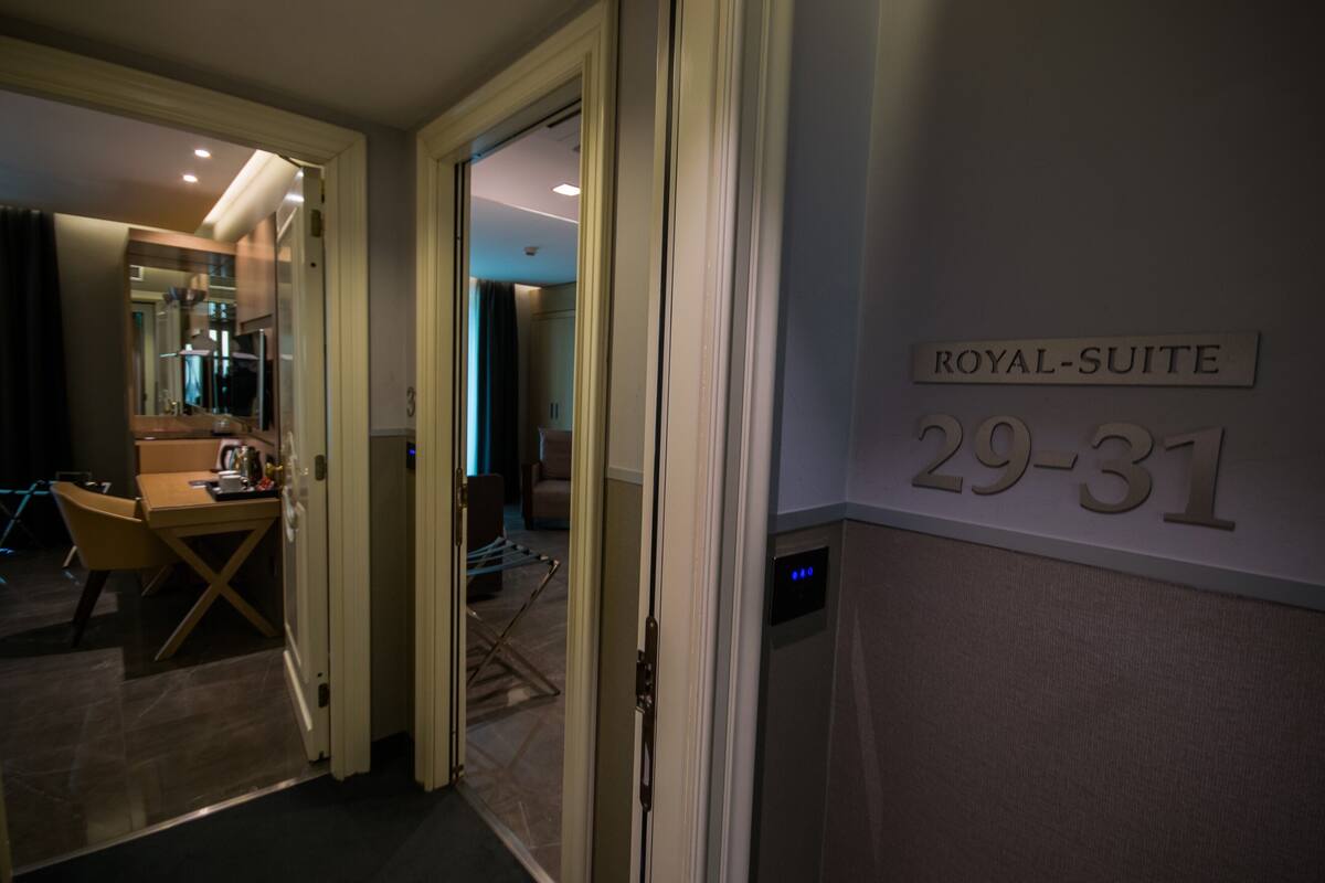 royal suite | 1 bedroom, pillow-top beds, minibar, in-room safe