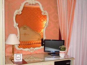 1 habitación, escritorio, sistema de insonorización y wifi gratis 