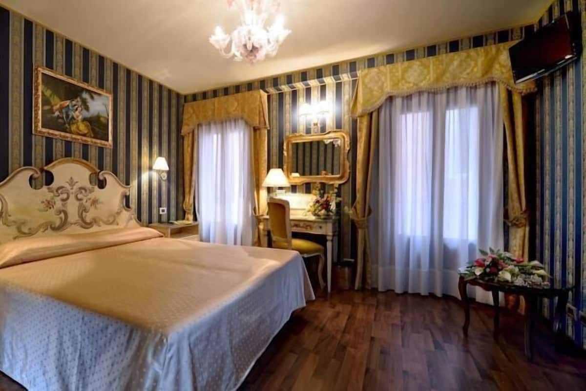 Chambre Quadruple | Bureau, chambres insonorisées, Wi-Fi gratuit, draps fournis
