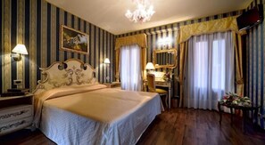 Quadruple Room | 1 bedroom, desk, soundproofing, free WiFi