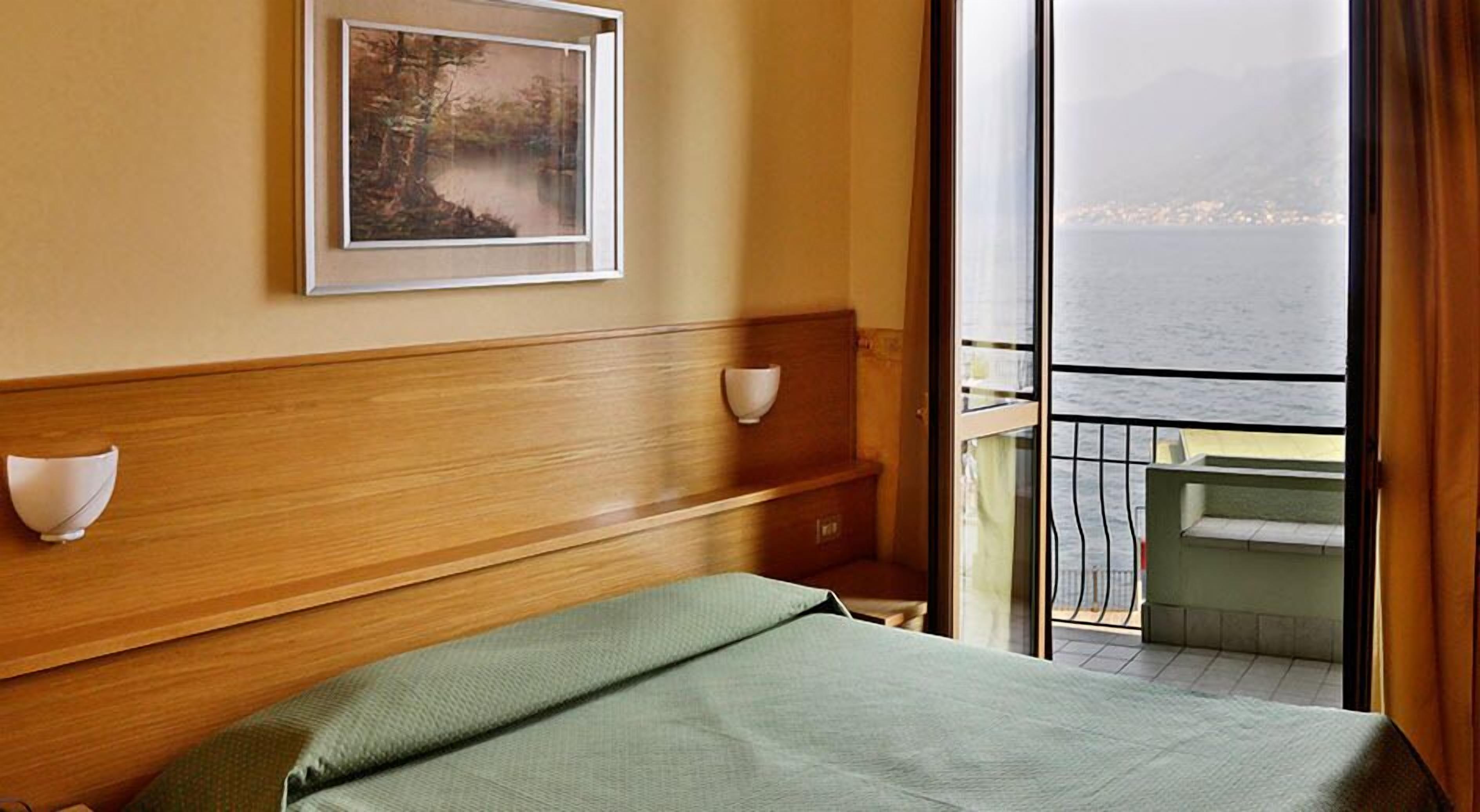 in-room safe, desk, free wifi