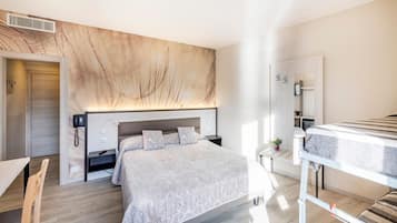 Coffres-forts dans les chambres, bureau, Wi-Fi gratuit