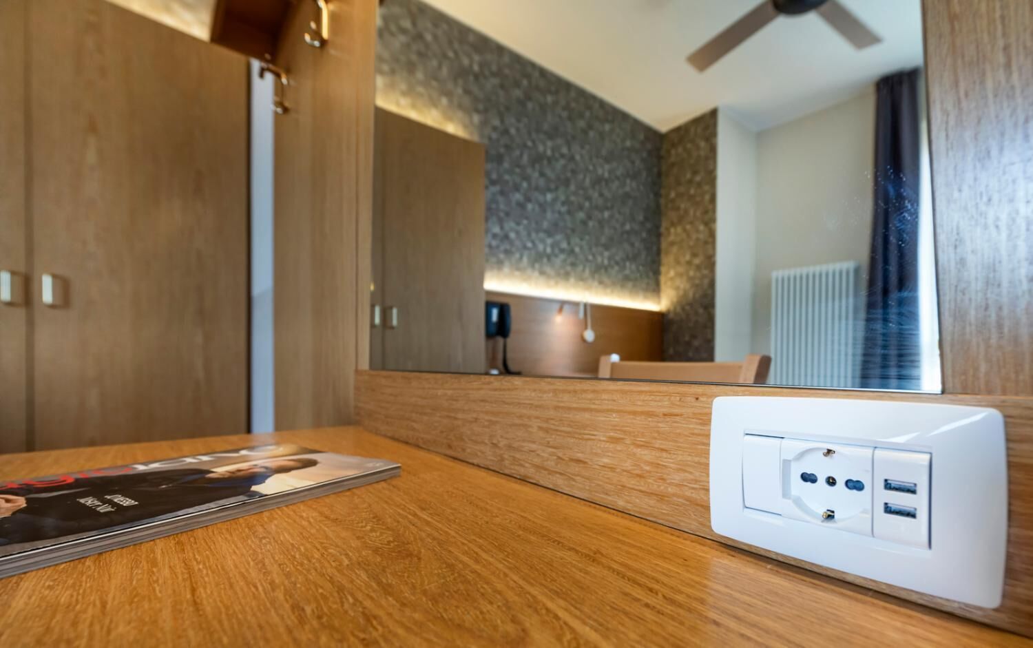 in-room safe, desk, free wifi