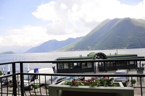Vista al lago