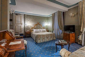Superior-Doppel- oder -Zweibettzimmer