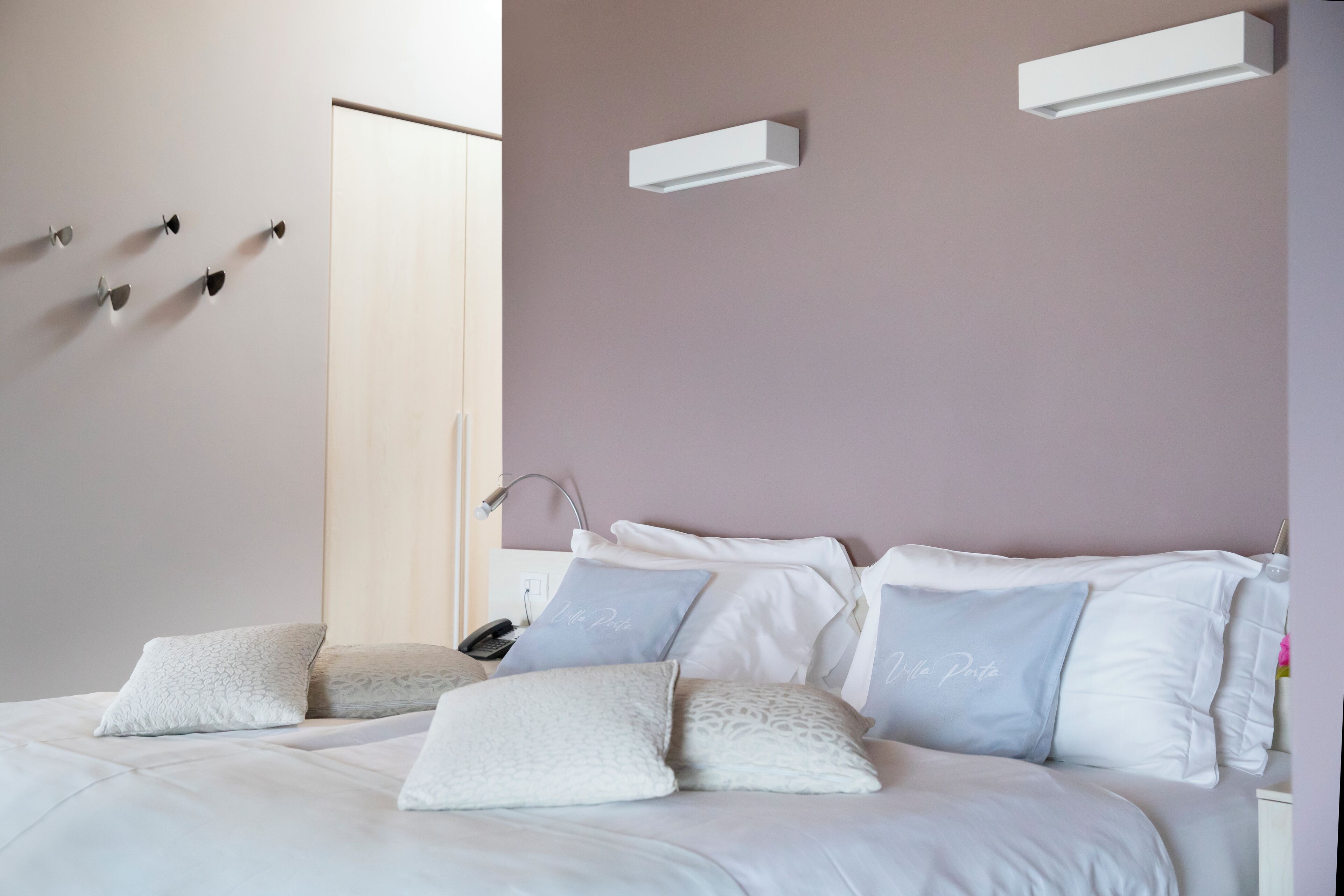 Habitación Premium, 1 cama King size, vista al lago | Ropa de cama hipoalergénica, edredón y minibar 
