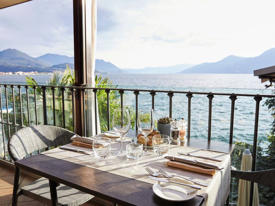 Daily buffet breakfast (EUR 30 per person)