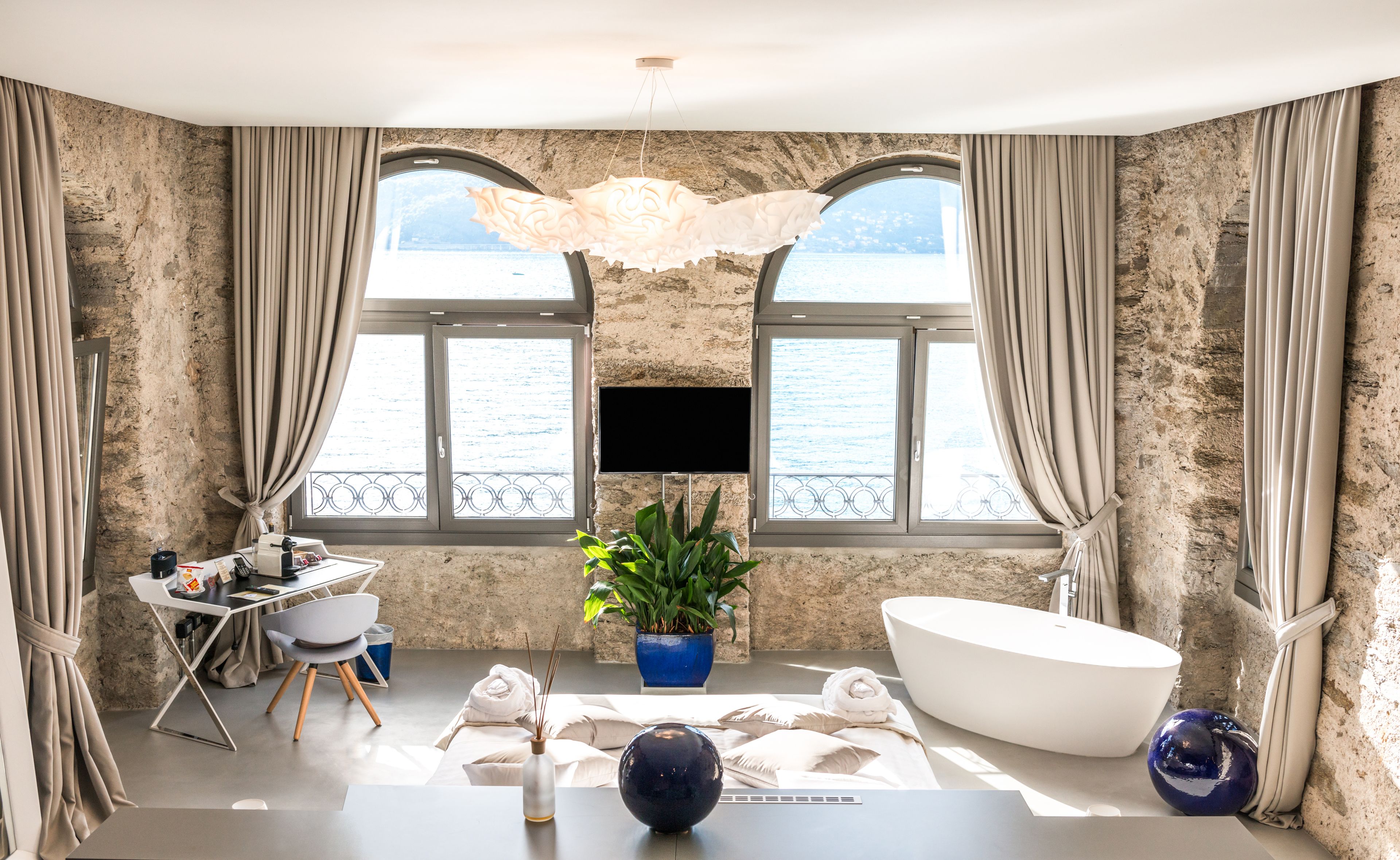 Suite Royale, vue lac