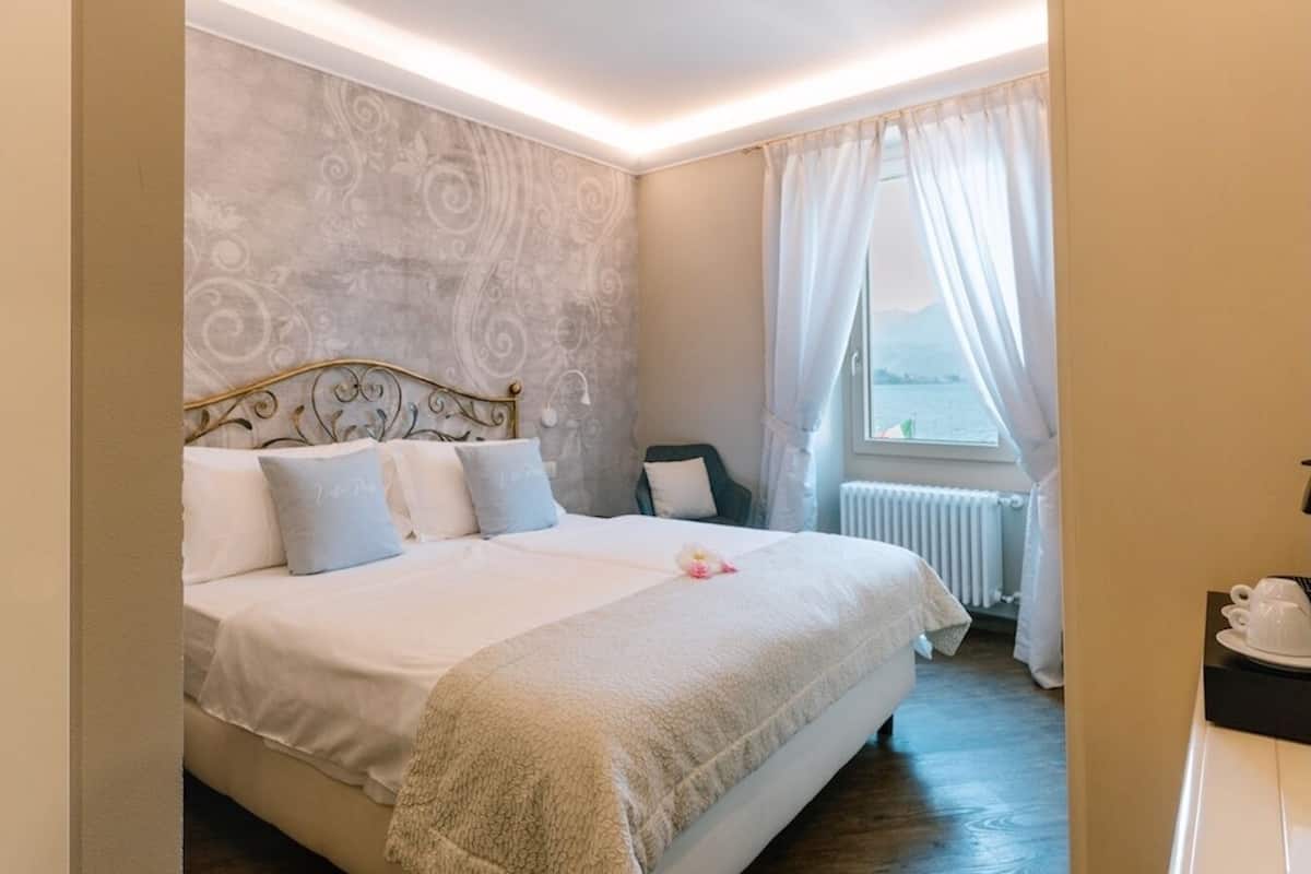 Classic Room, Lake View