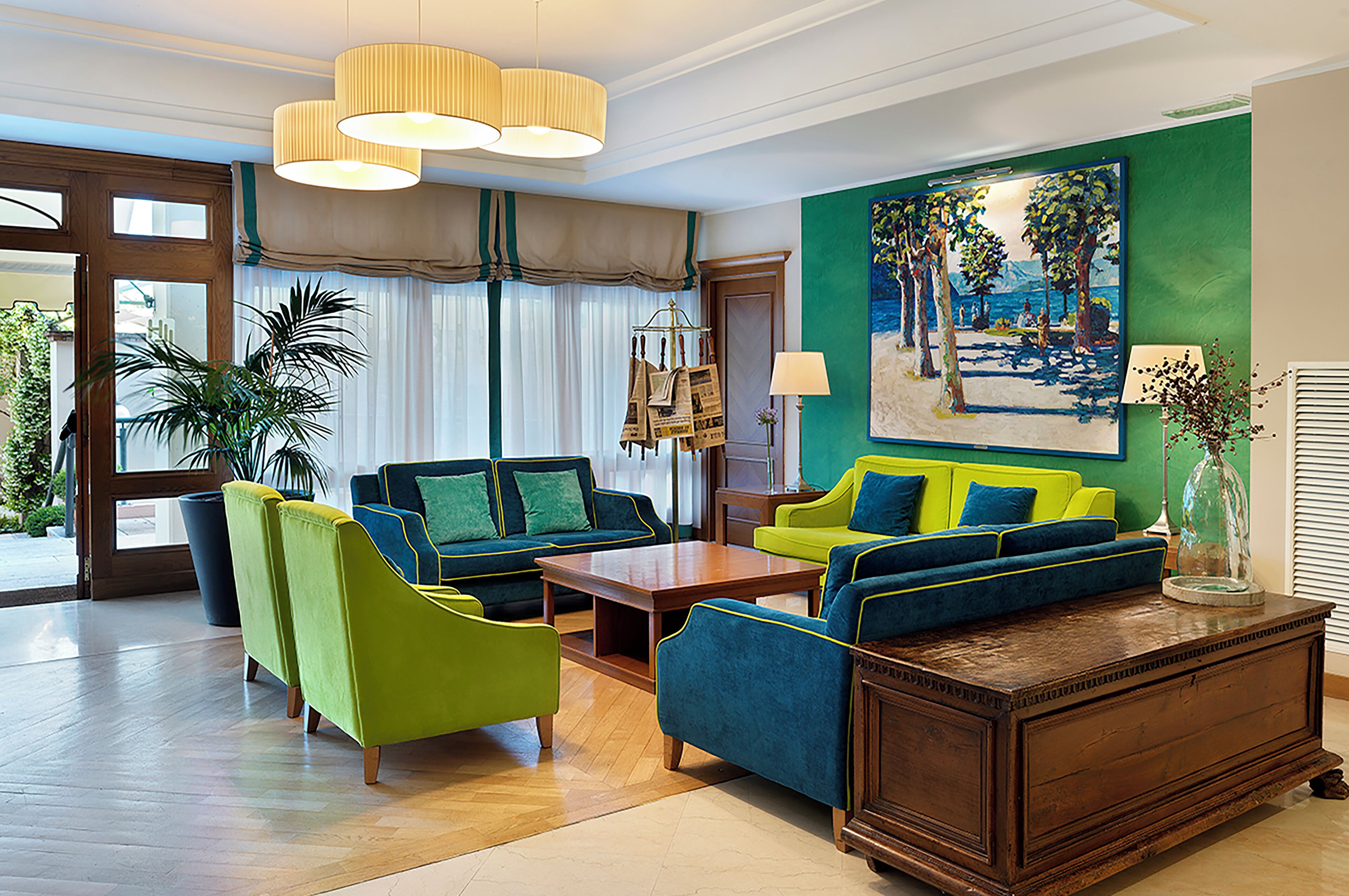 Coin salon dans le hall