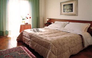 In-room safe, desk, soundproofing, cots/infant beds