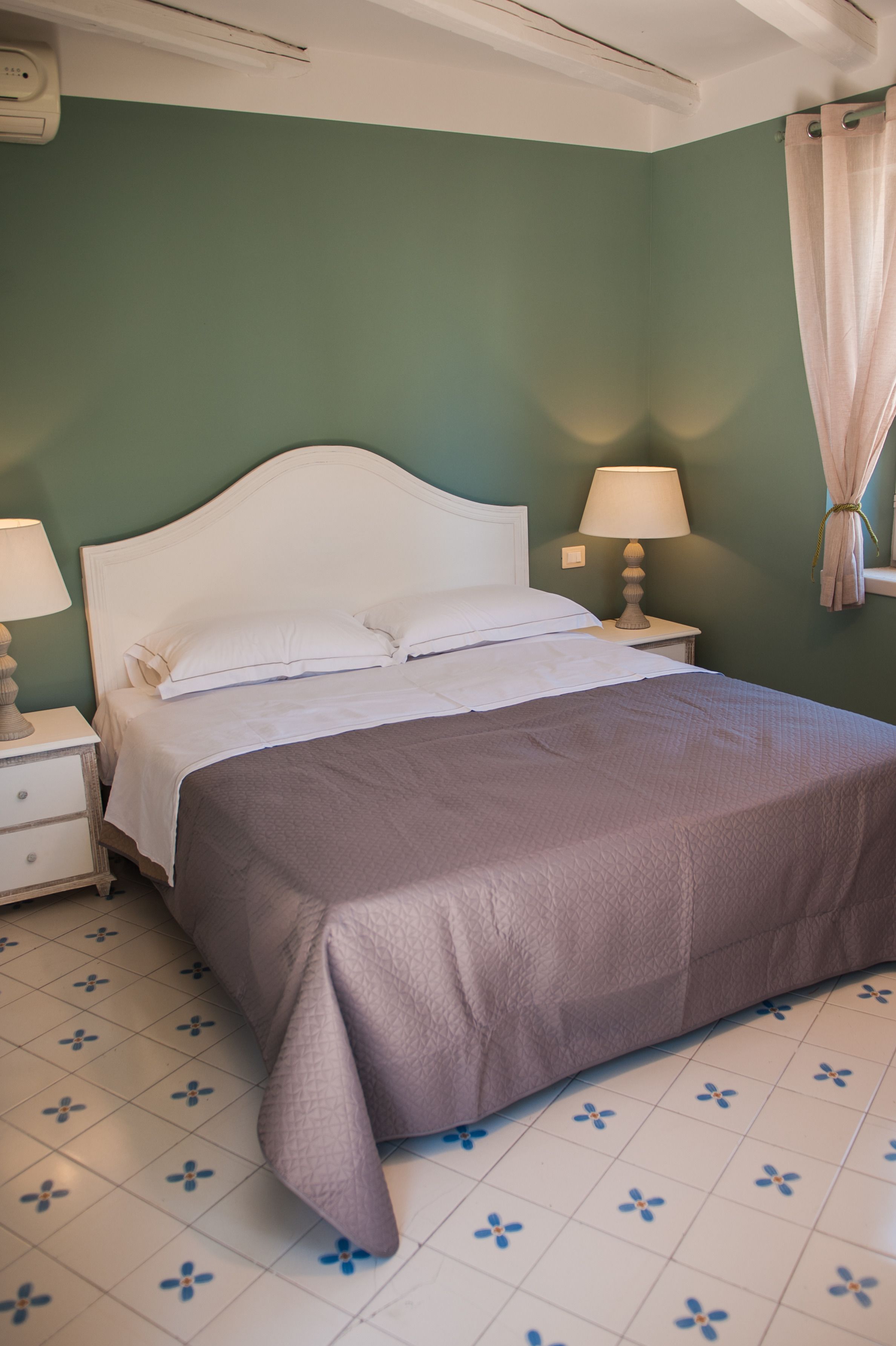 standard double room, 1 double or 2 single beds | minibar, in-room safe, cots/infant beds