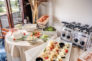 Tägliches inbegriffenes großes Frühstück