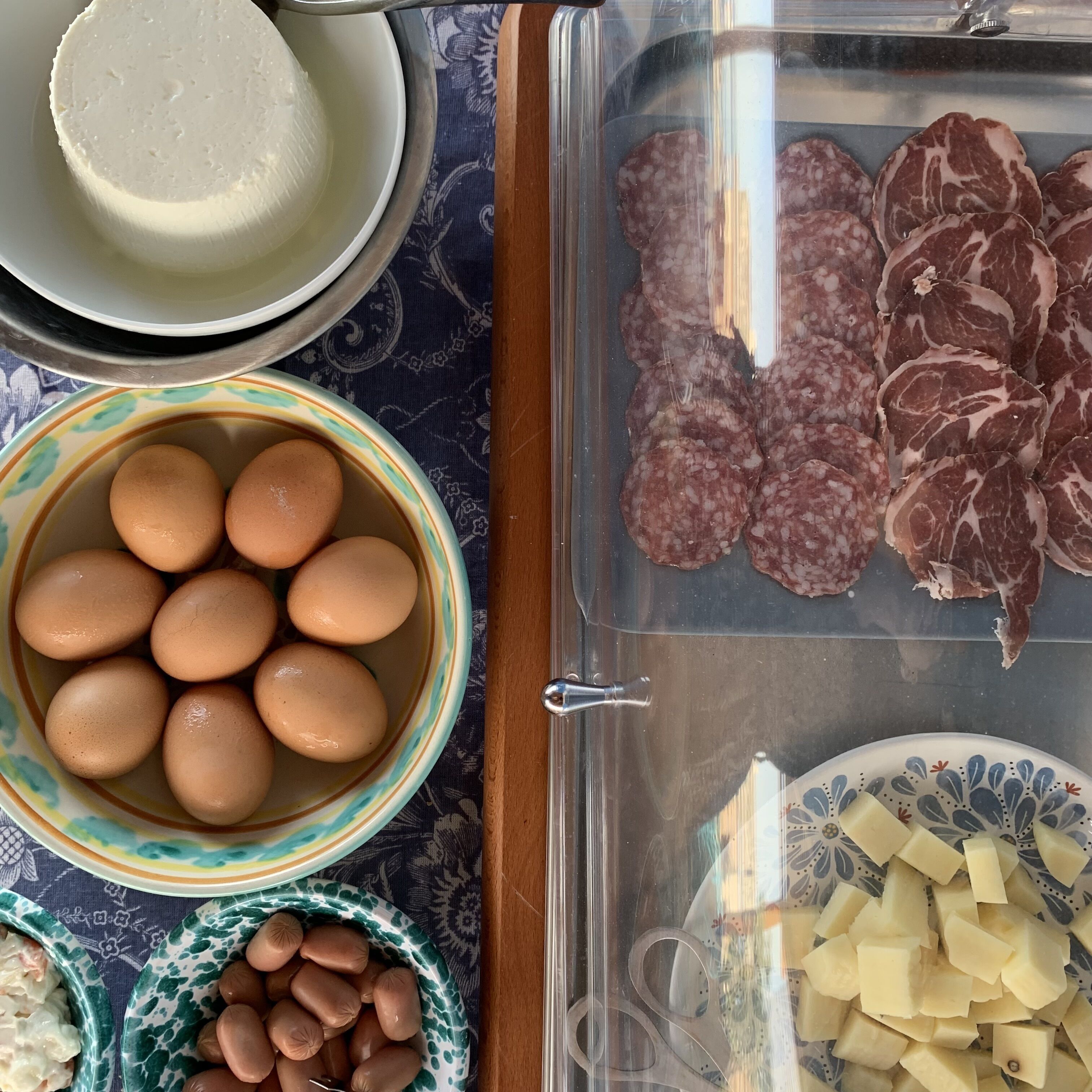 free daily cooked-to-order breakfast