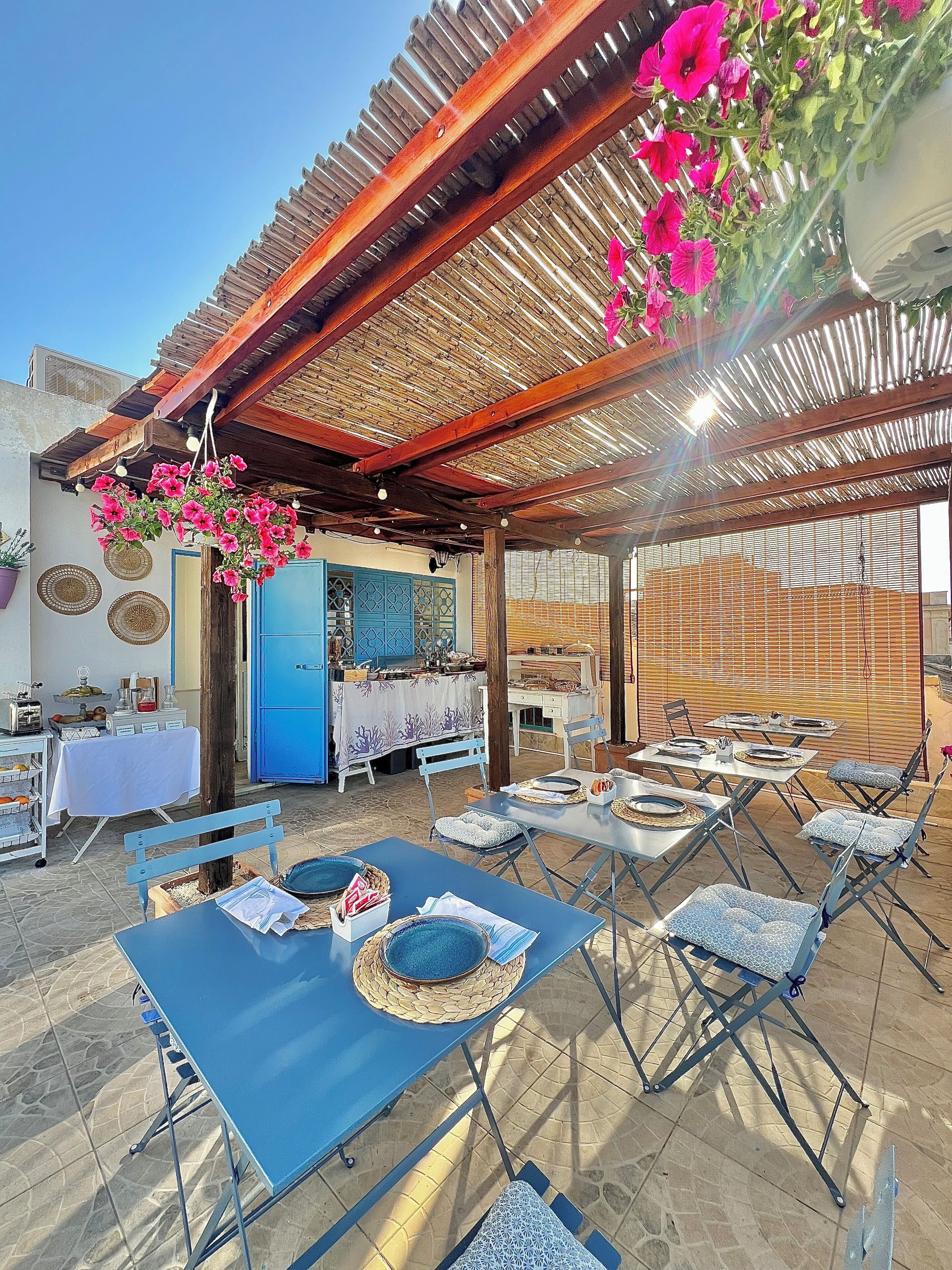 free daily cooked-to-order breakfast