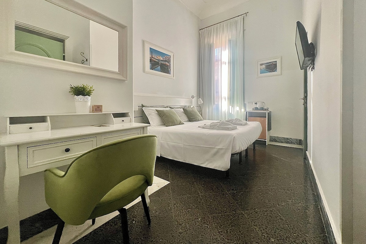 Room, 1 Double or 2 Single Beds, Balcony