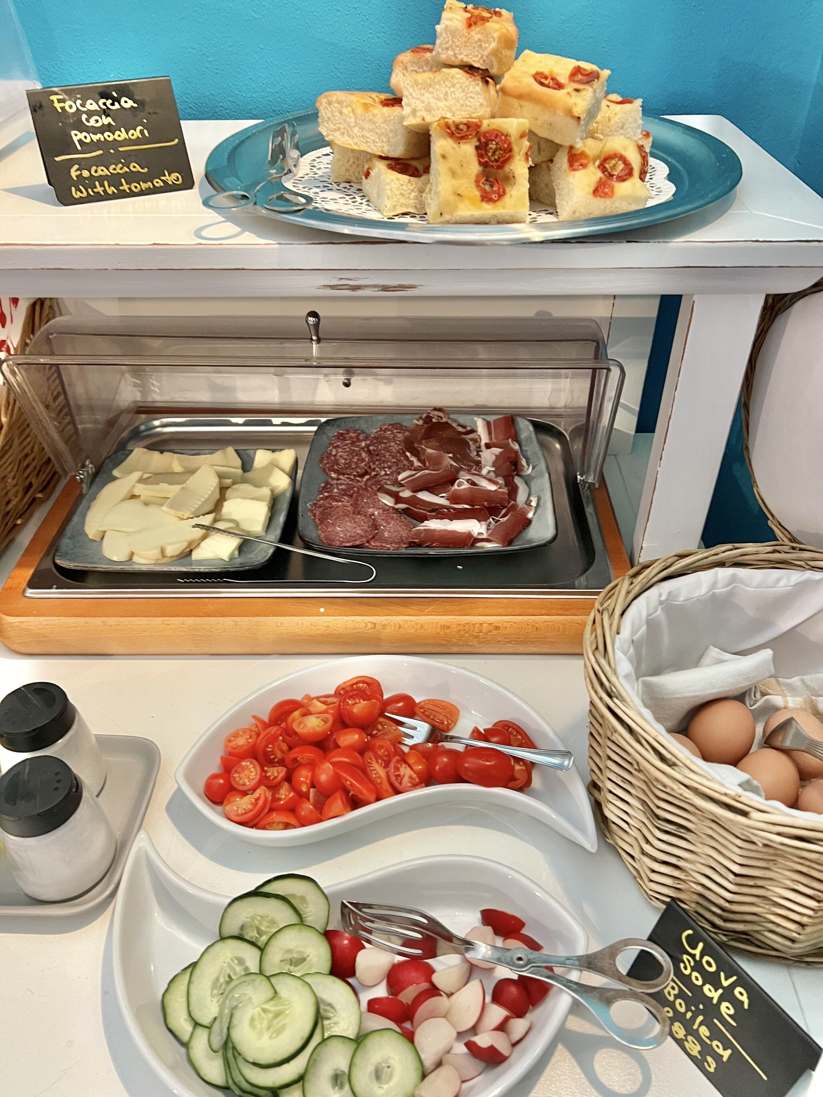 free daily cooked-to-order breakfast