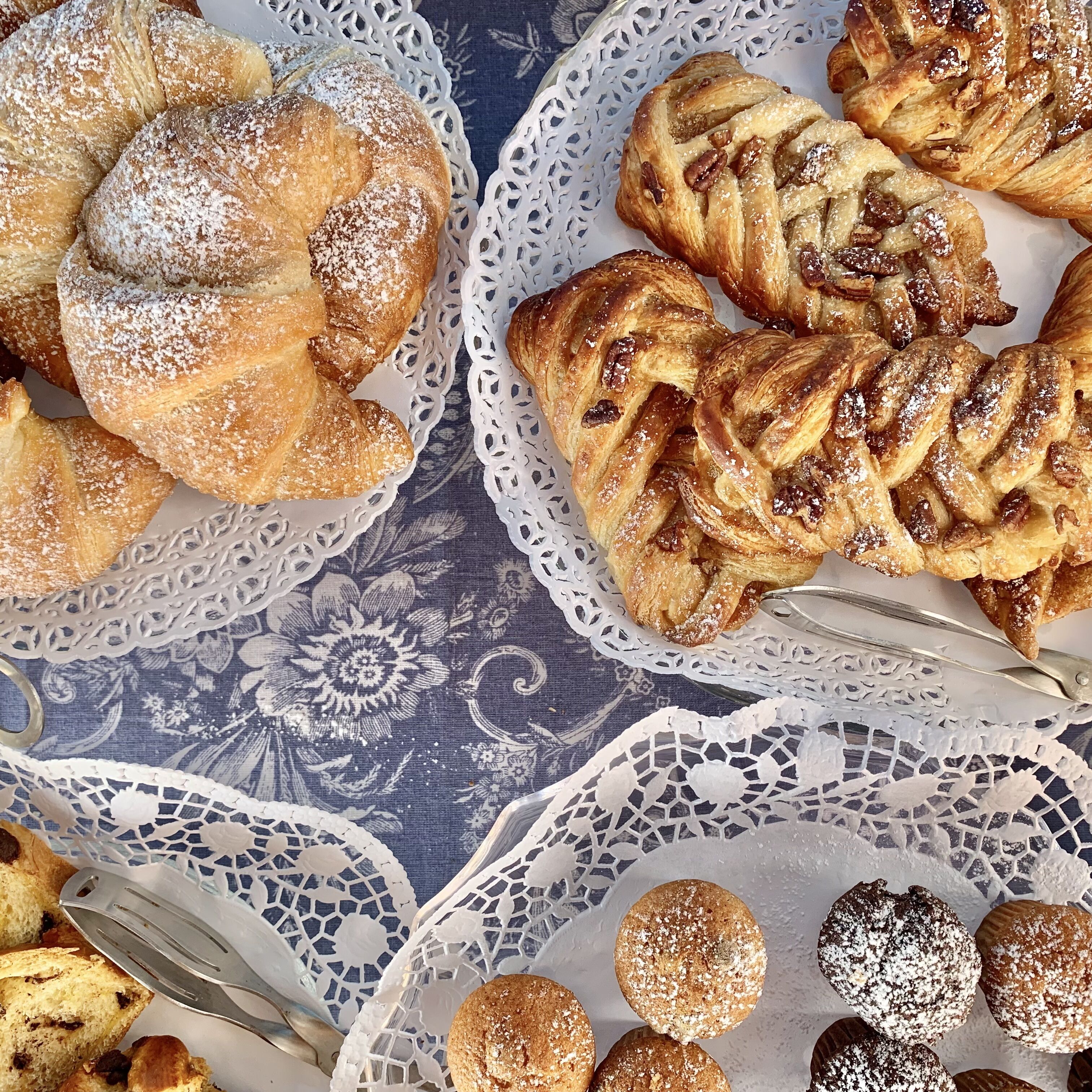 free daily cooked-to-order breakfast