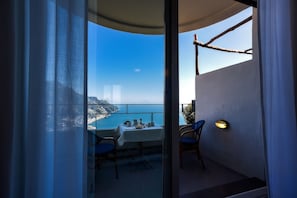 Camera Standard Con Balcone | Minibar, in-room safe, desk, blackout drapes