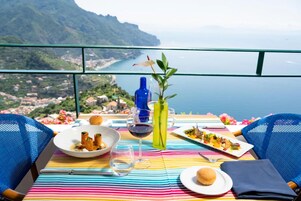 Lunch and dinner served