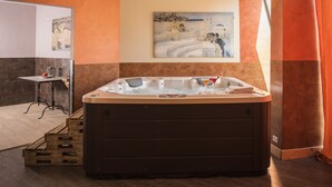 Bain à remous intérieur