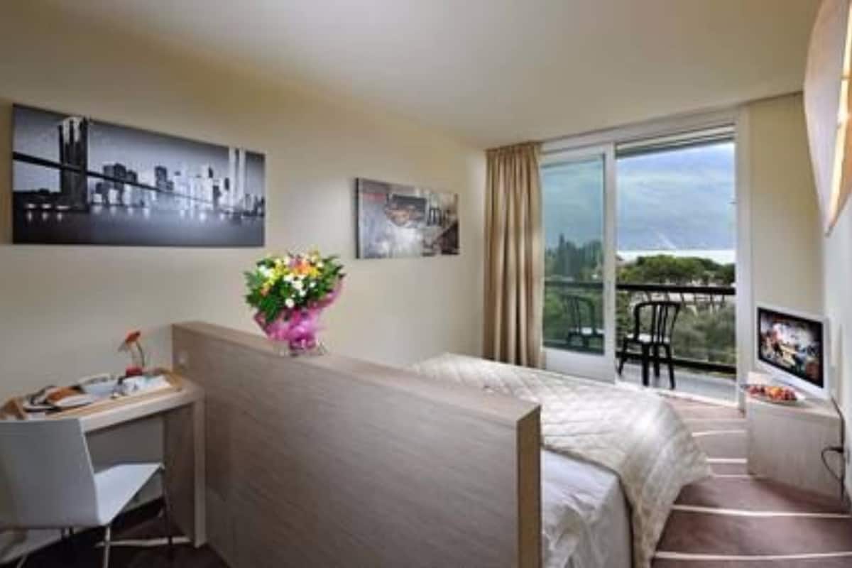 Superior-Doppelzimmer, Seeblick | Minibar, Zimmersafe, Schreibtisch, kostenloses WLAN