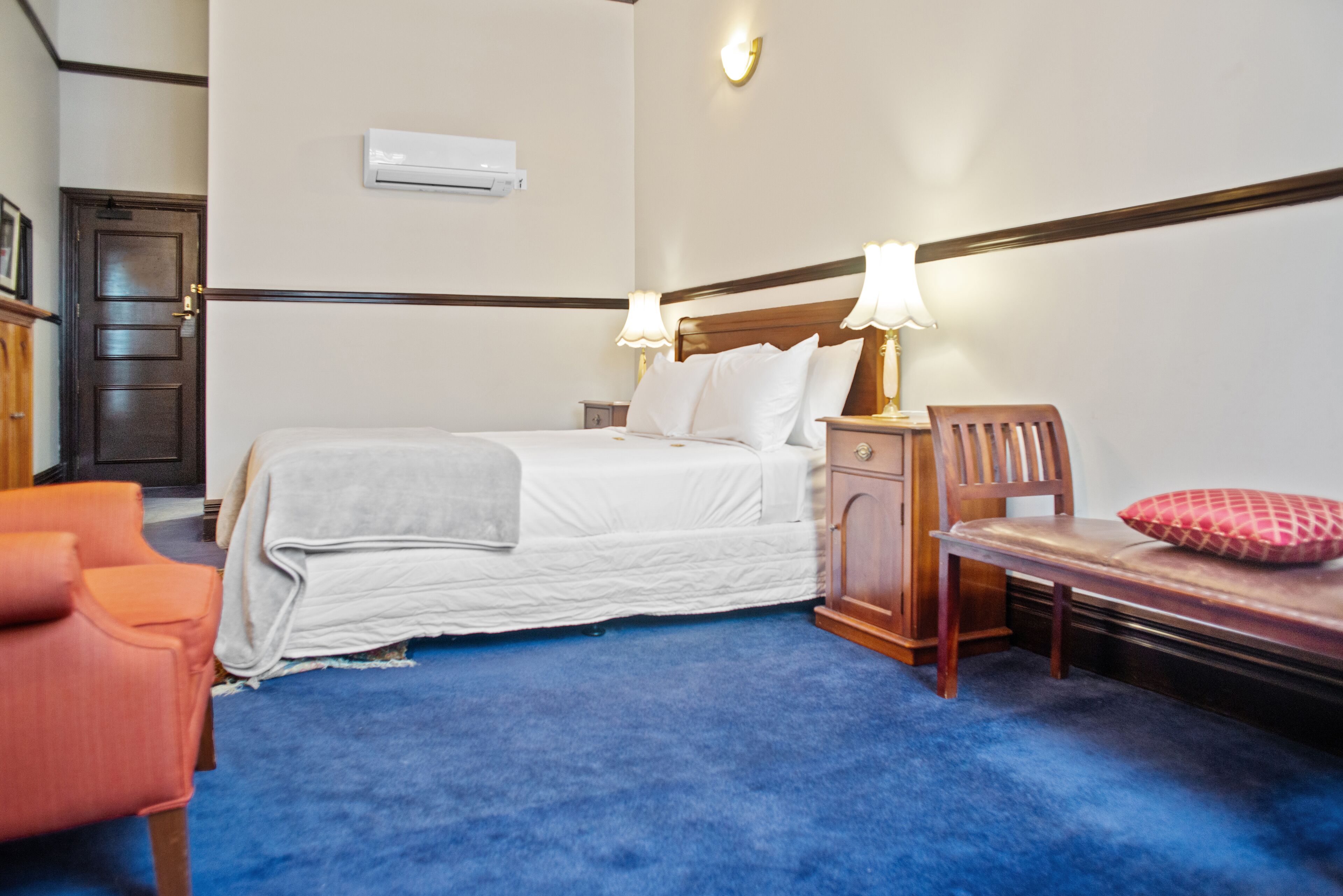 classic double room | minibar, desk, soundproofing, iron/ironing board