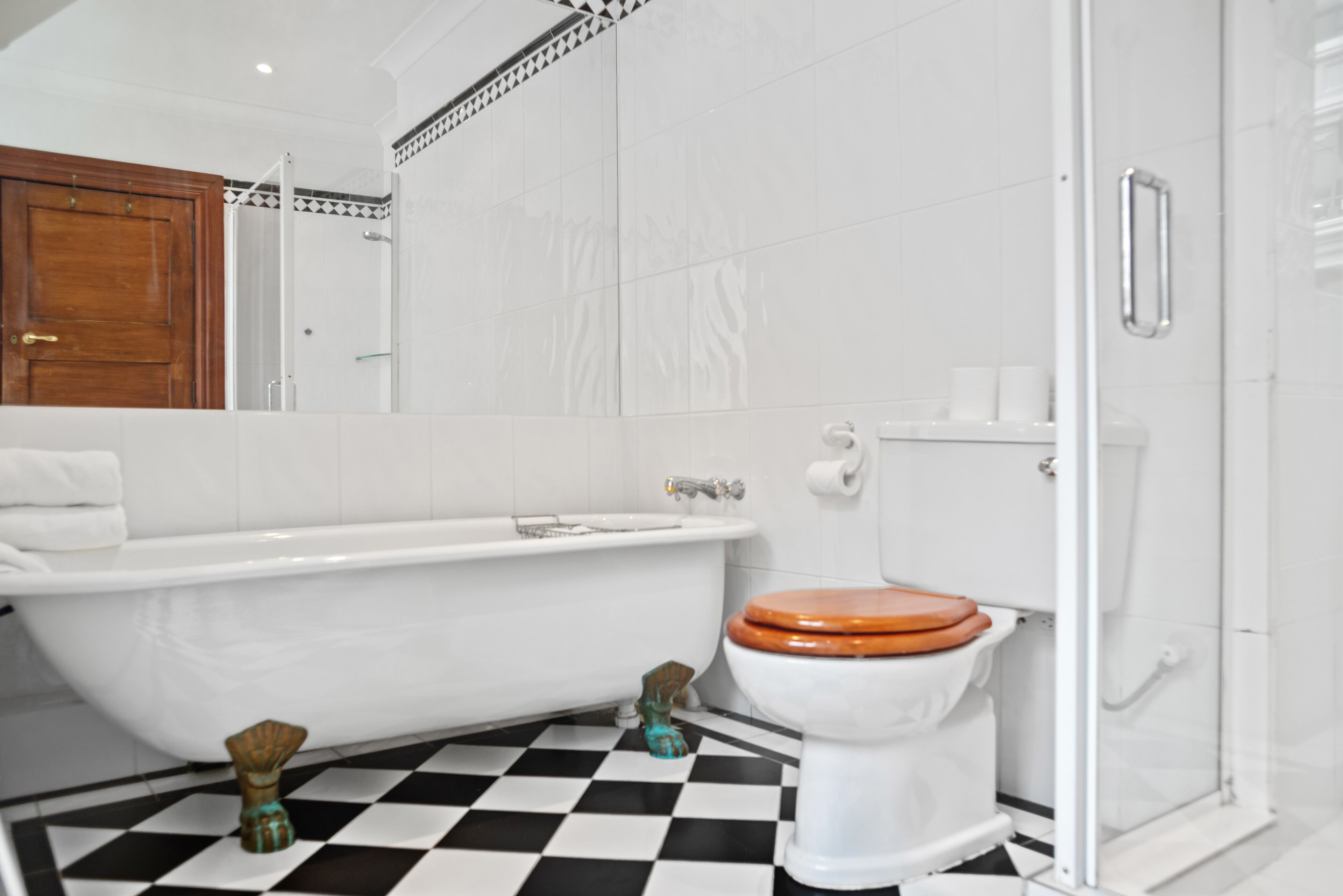 executive double room | bathroom | separate bathtub and shower, hair dryer, towels