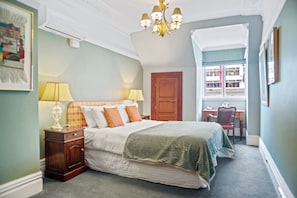 Deluxe Double Room | Minibar, desk, soundproofing, iron/ironing board - The Wellesley Boutique Hotel (Wellington)
