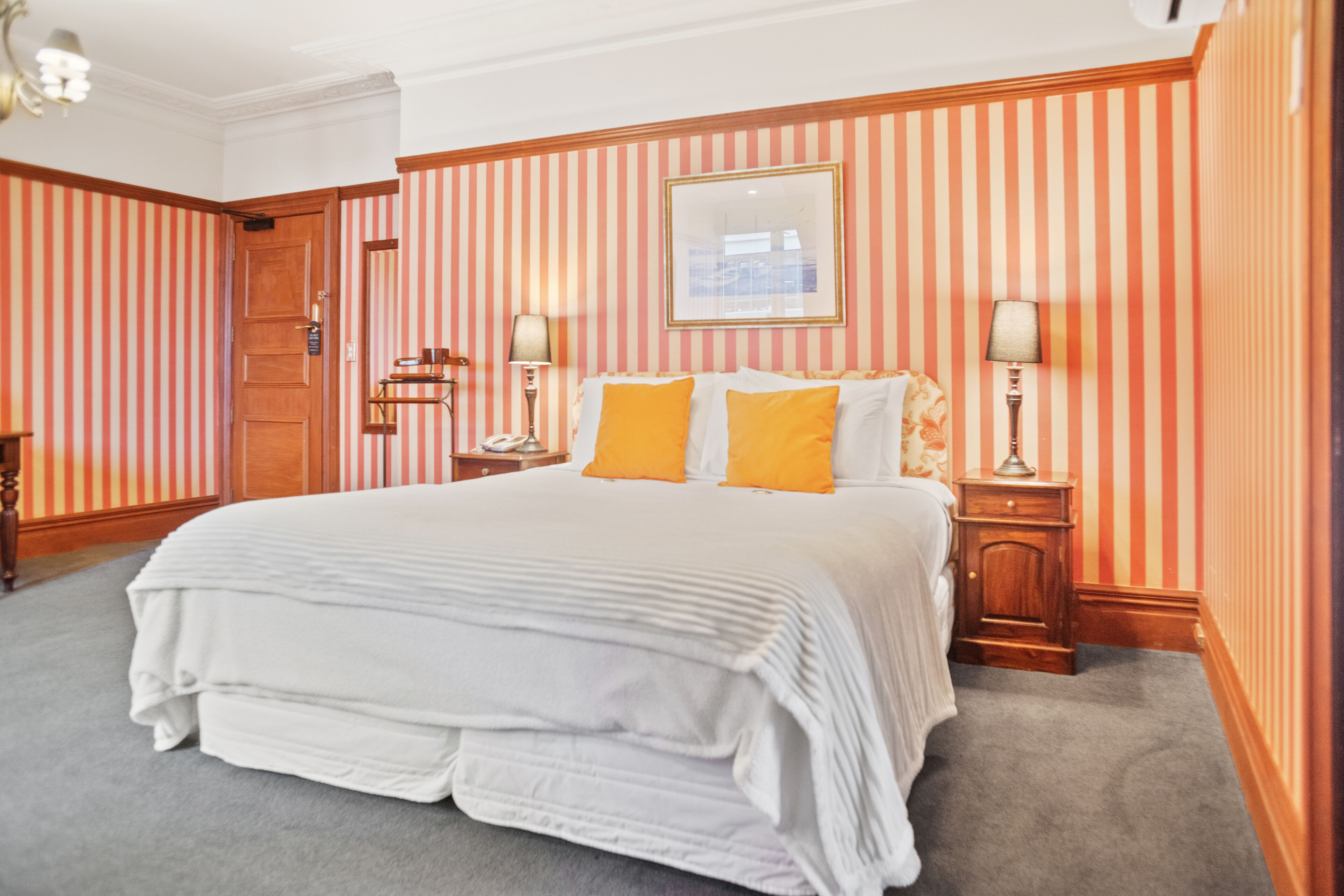 deluxe double room | minibar, desk, soundproofing, iron/ironing board