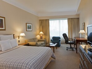 Premium bedding, minibar, individually furnished, desk