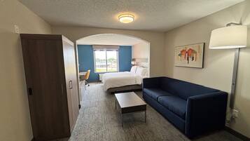 Suite, 1 King Bed | Premium bedding, in-room safe, desk, blackout drapes