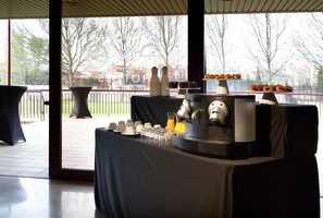 Bar (on property) - Hotel Exe Getafe (Getafe)