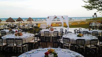 Zona a l'aire lliure per a la celebració de banquets