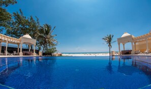 Infinity-Pool