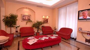 Coin salon dans le hall