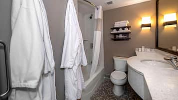 Combined shower/bathtub, free toiletries, hair dryer, towels