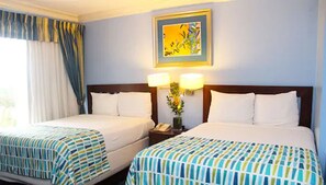 In-room safe, desk, laptop workspace, blackout curtains - Knutsford Court Hotel (Kingston)