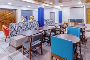 Free daily on-the-go breakfast - Holiday Inn Express Harvey-Marrero by IHG (Harvey)