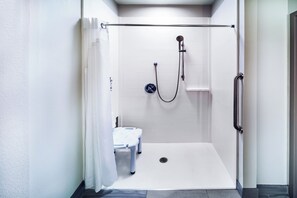 Down comforters, desk, blackout drapes, iron/ironing board - Holiday Inn Express Harvey-Marrero by IHG (Harvey)