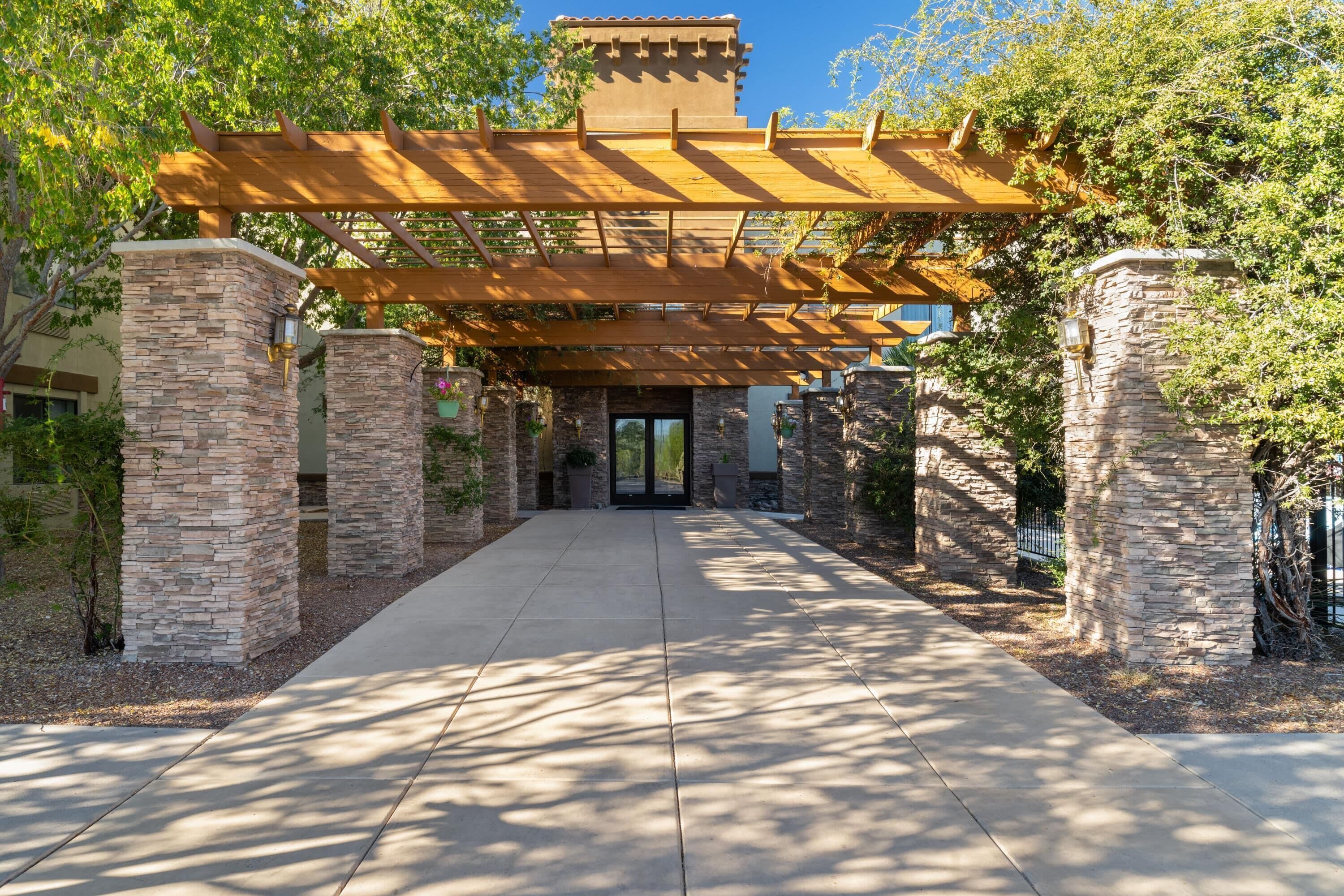 المنشأة من الخارج